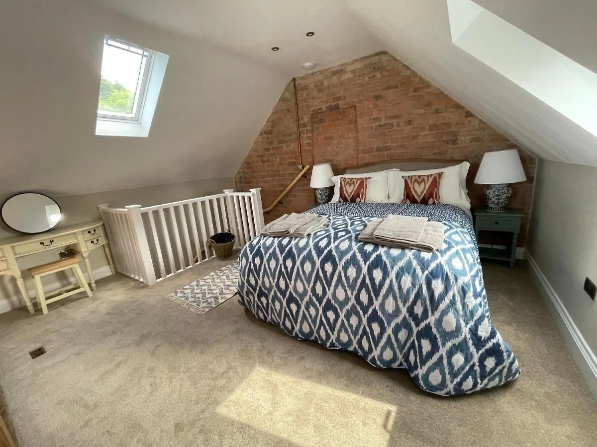 Converted Bullamoor Barns, Northallerton 0*,